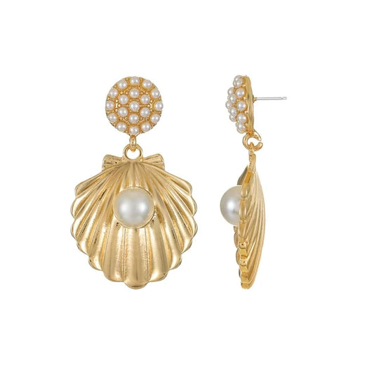 Time and Tru Goldtone Shell and Simulated Pearl Earring, 1 Pair
